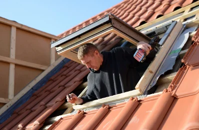 Pose de fenêtres de toit Velux à Cox